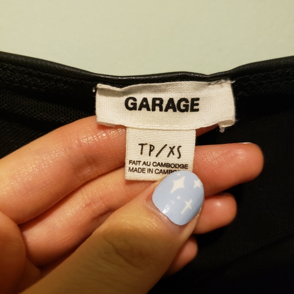 💜 2/$10 faux leather crop top - Picture 4 of 4